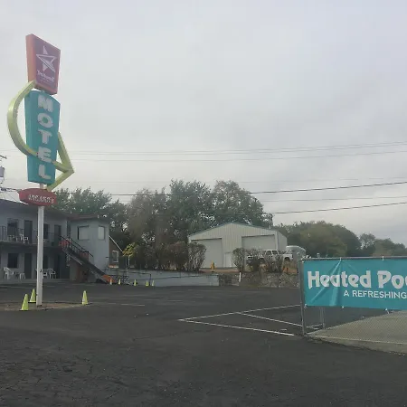 Trail West Motel